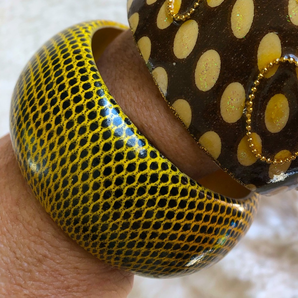 Vintage wooden checkered bracelet / bangle